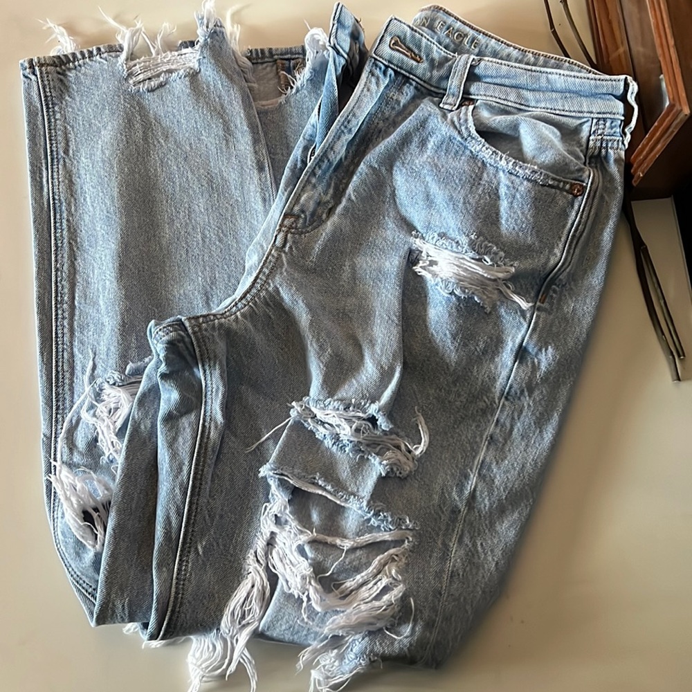 High rise ripped light wash baggy jeans